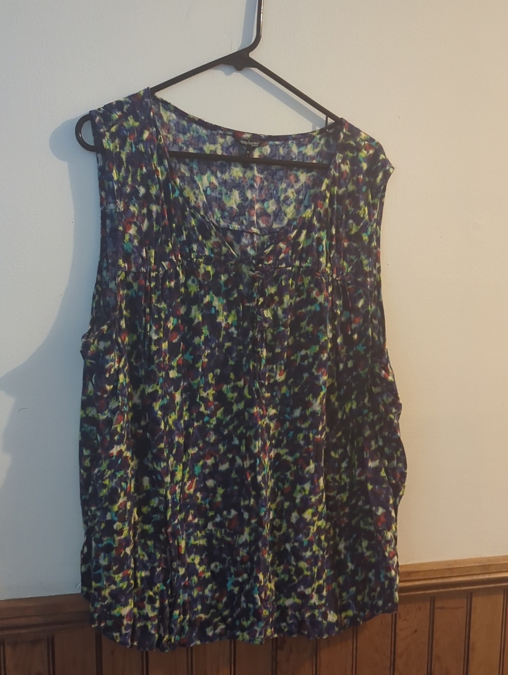 Daisy  Fuentes Sleeveless Multicolor Printed Blouse. Size 3X